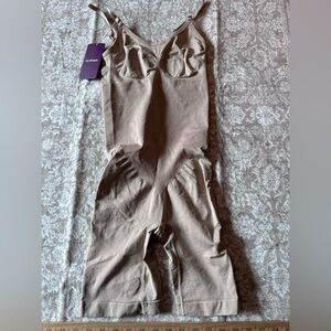 Hey Shape Sculpting Shapewear Bodysuit NWT